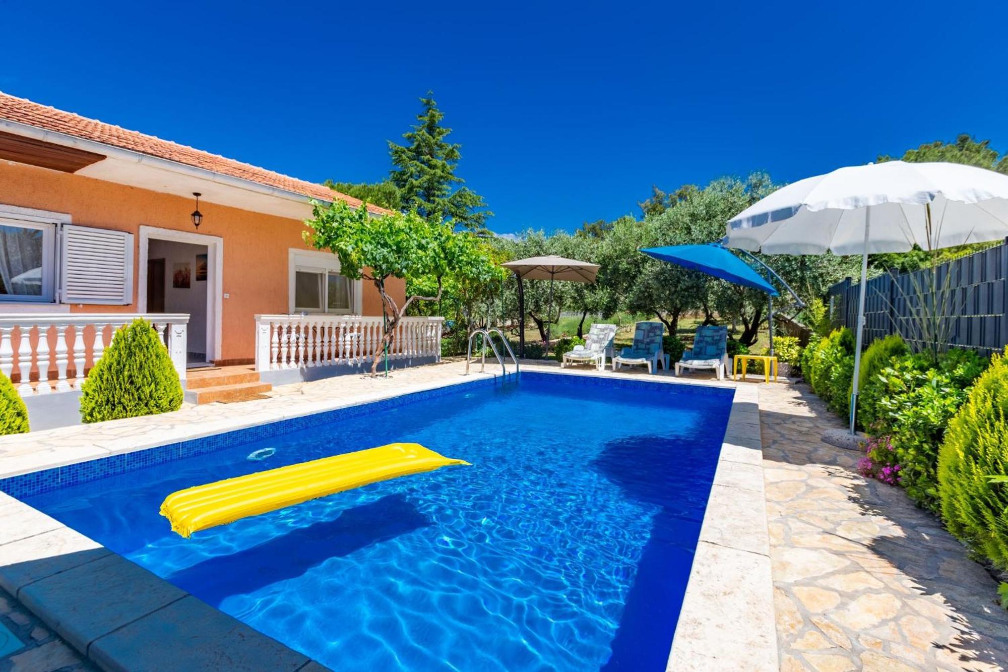 Holiday Home Flora Задар Екстериор снимка