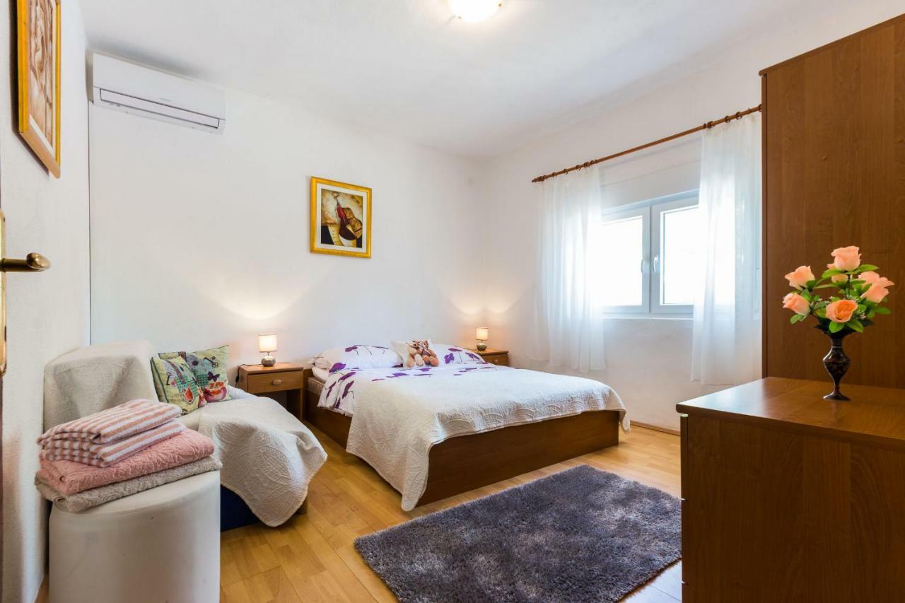 Holiday Home Flora Задар Екстериор снимка