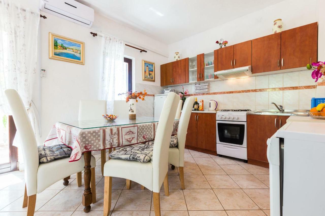 Holiday Home Flora Задар Екстериор снимка