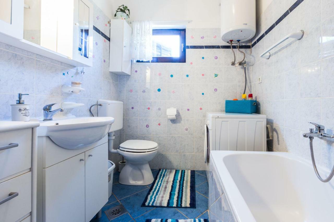 Holiday Home Flora Задар Екстериор снимка