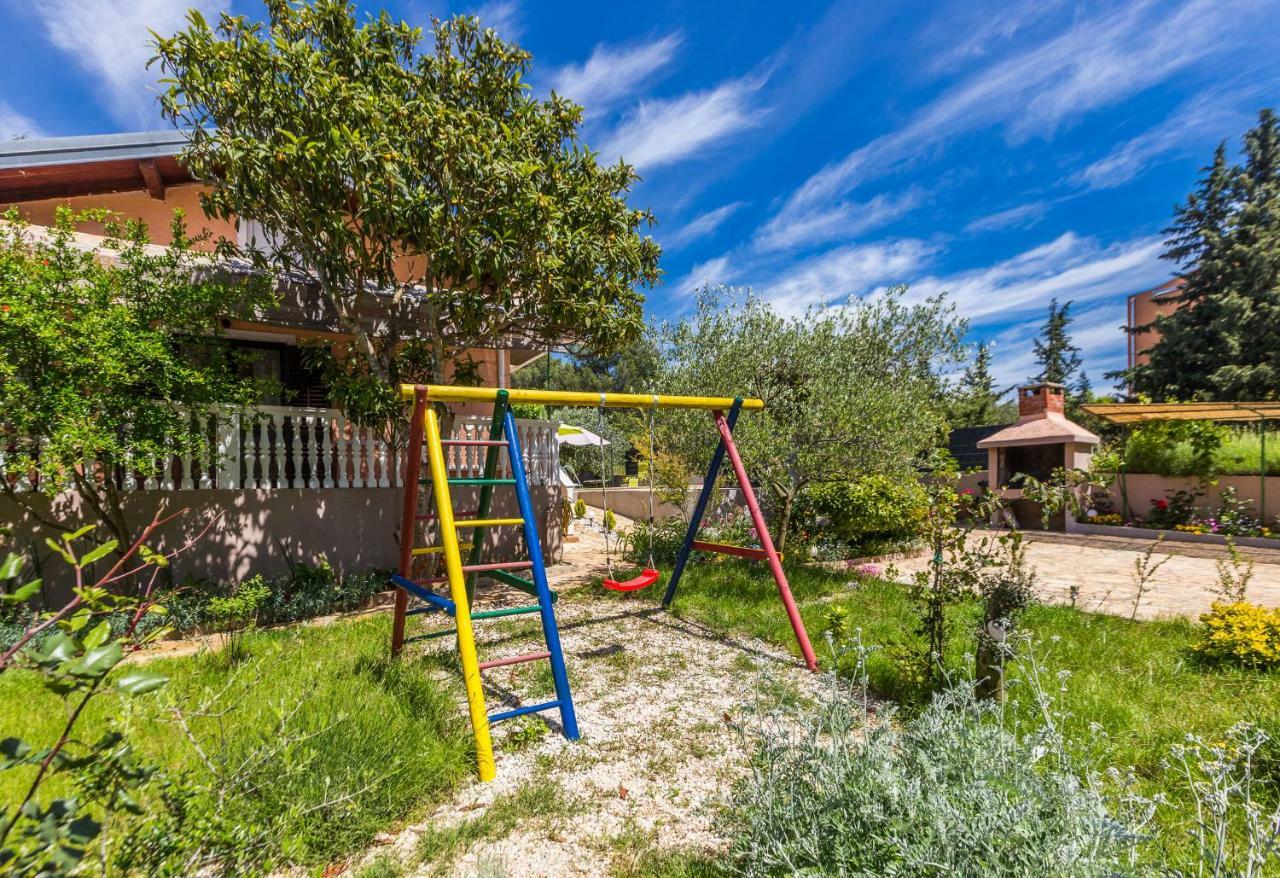 Holiday Home Flora Задар Екстериор снимка